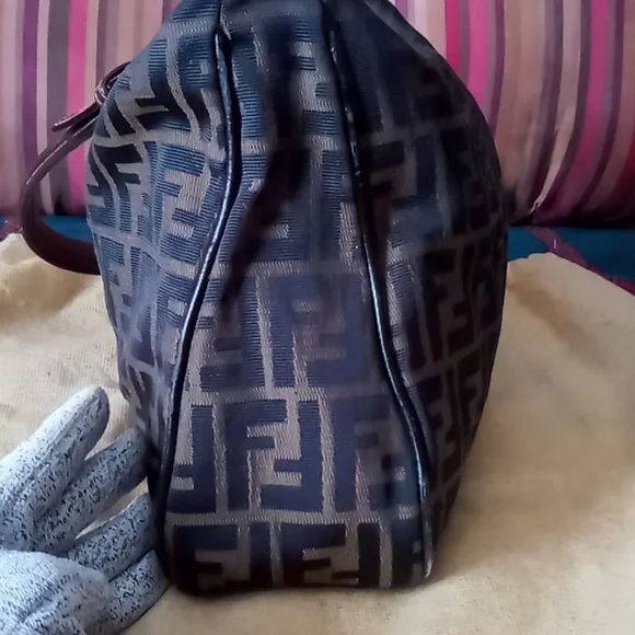 AUTHENTIC Vintage FENDI Zucca Handbag - Picture 4 of 16
